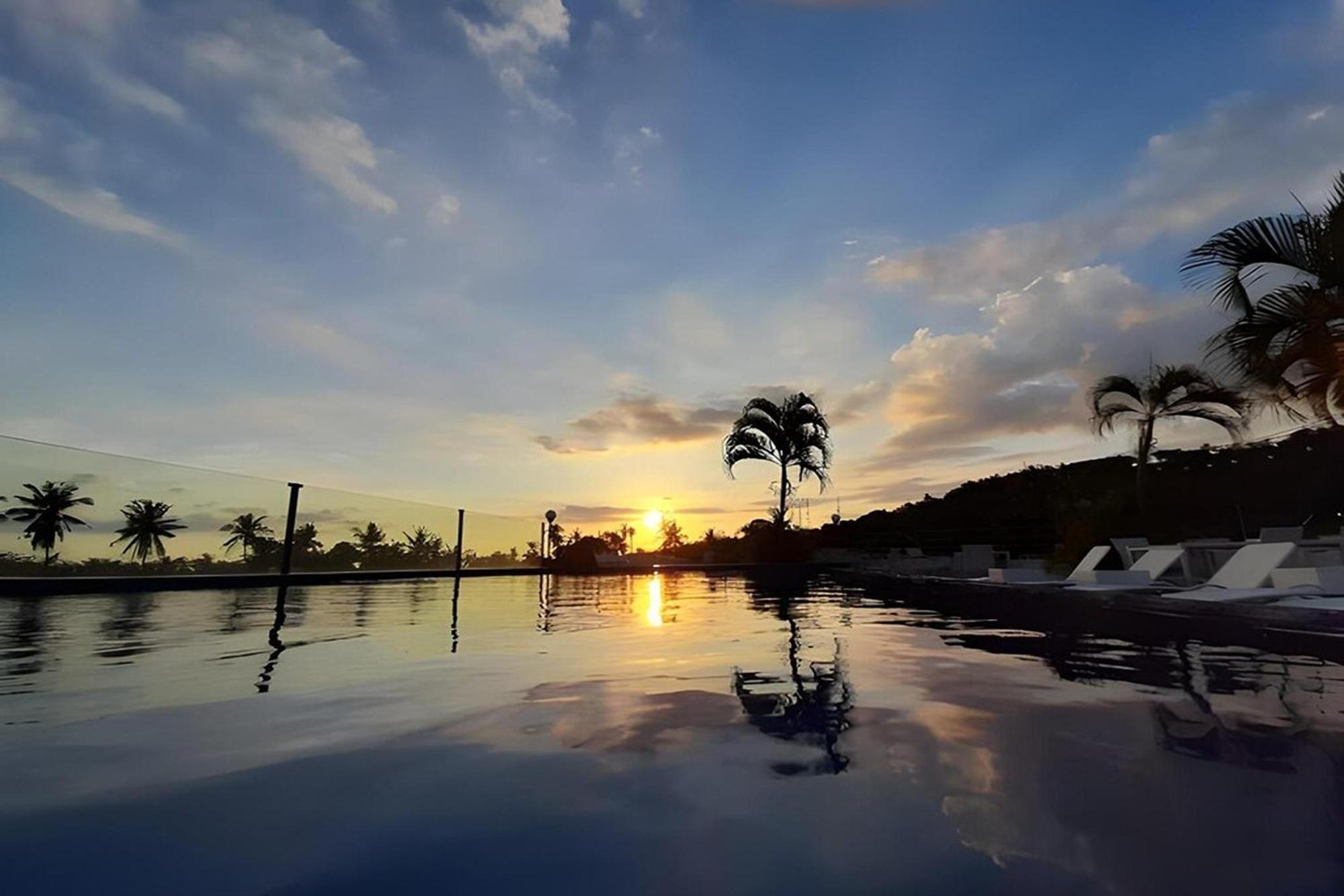 Taman Unique Hotel Senggigi Exteriör bild